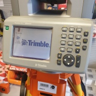 TRIMBLE S6 z kontrolerem TSC3 - system pomiarów zintegrowanych. 
